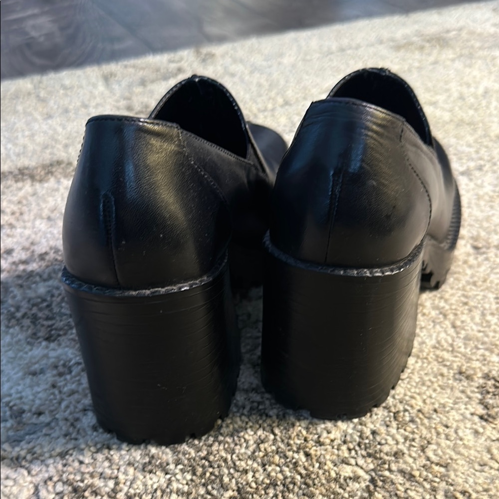 Stone Ridge shoes - Picture 4 of 6